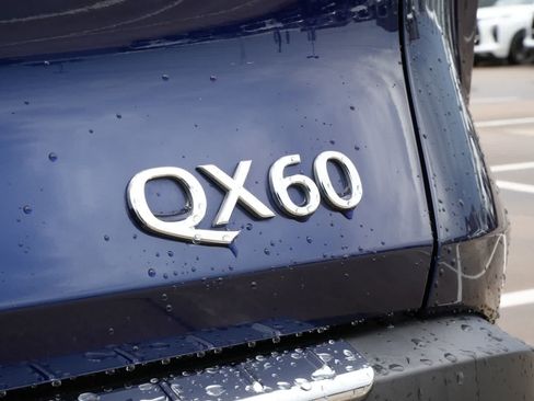Certified 2023 INFINITI QX60 Luxe w/ Vision Package AWD/4WD image 17