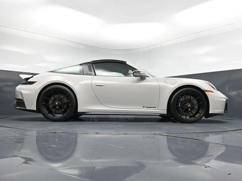 Certified 2026 Porsche 911 Targa 4 GTS AWD/4WD image 26