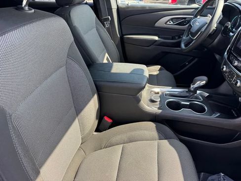 Certified 2023 Chevrolet Traverse LT FWD image 5