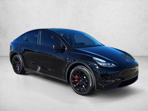 Used 2021 Tesla Model Y Long Range image 3