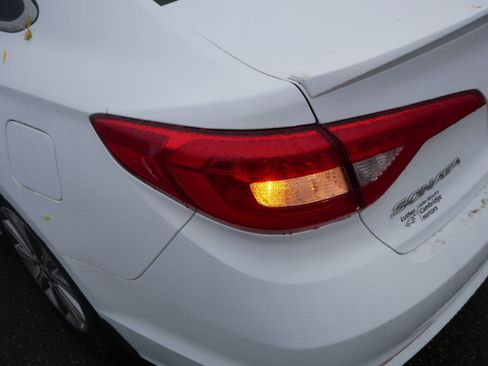 Used 2017 Hyundai Sonata Limited FWD image 17