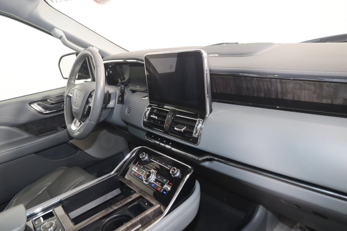Used 2018 Lincoln Navigator Reserve w/ Technology Package AWD/4WD image 38