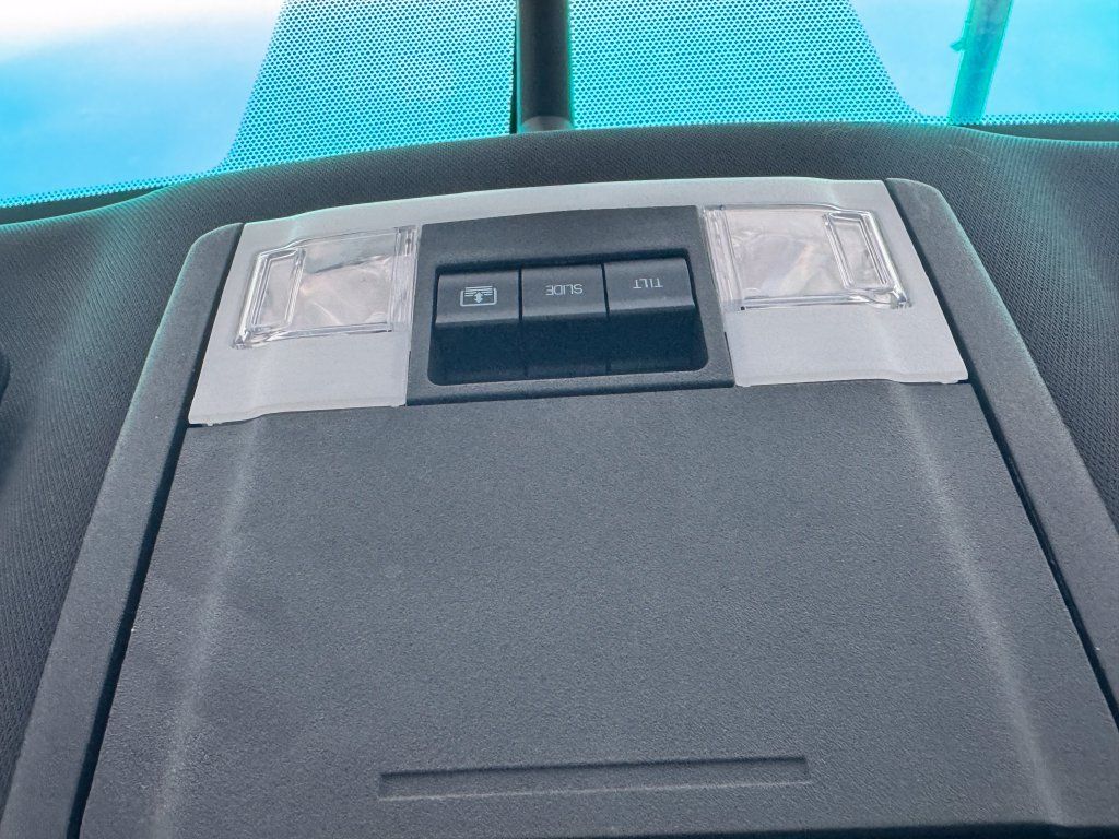 Used 2015 Ford Explorer XLT w/ Equipment Group 202B FWD image 28