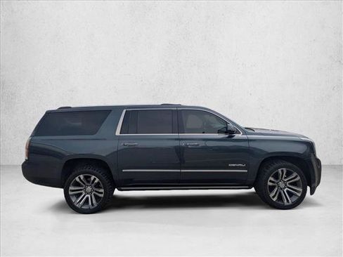 Used 2019 GMC Yukon XL Denali w/ Denali Ultimate Package AWD/4WD image 4