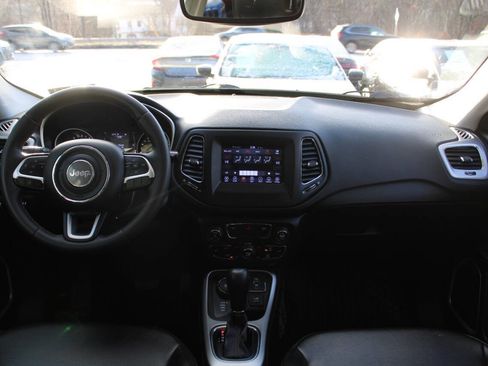 Used 2021 Jeep Compass Latitude image 31