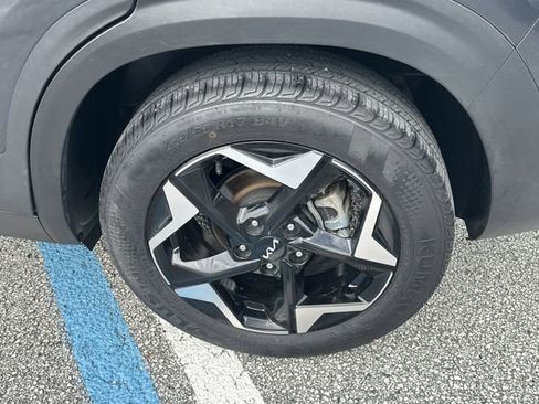 Used 2025 Kia Seltos S image 12