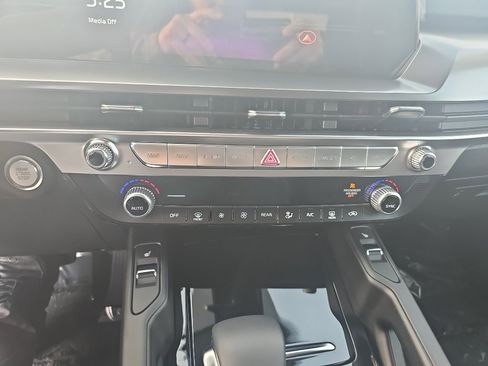 New 2025 Kia Telluride S image 16