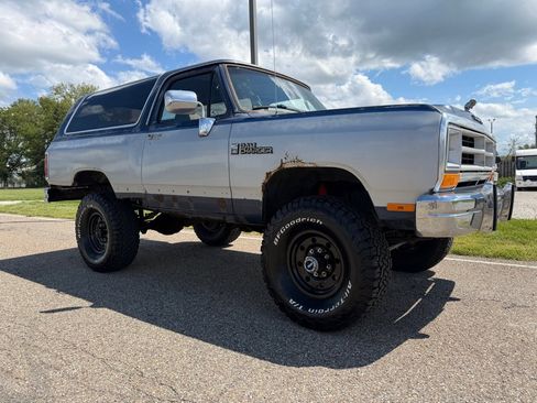 Used 1990 Dodge Ramcharger 4WD image 1