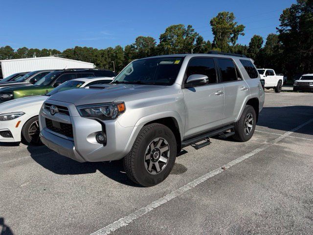 Used 2022 Toyota 4Runner TRD Off-Road Premium w/ Moonroof Package AWD/4WD image 1