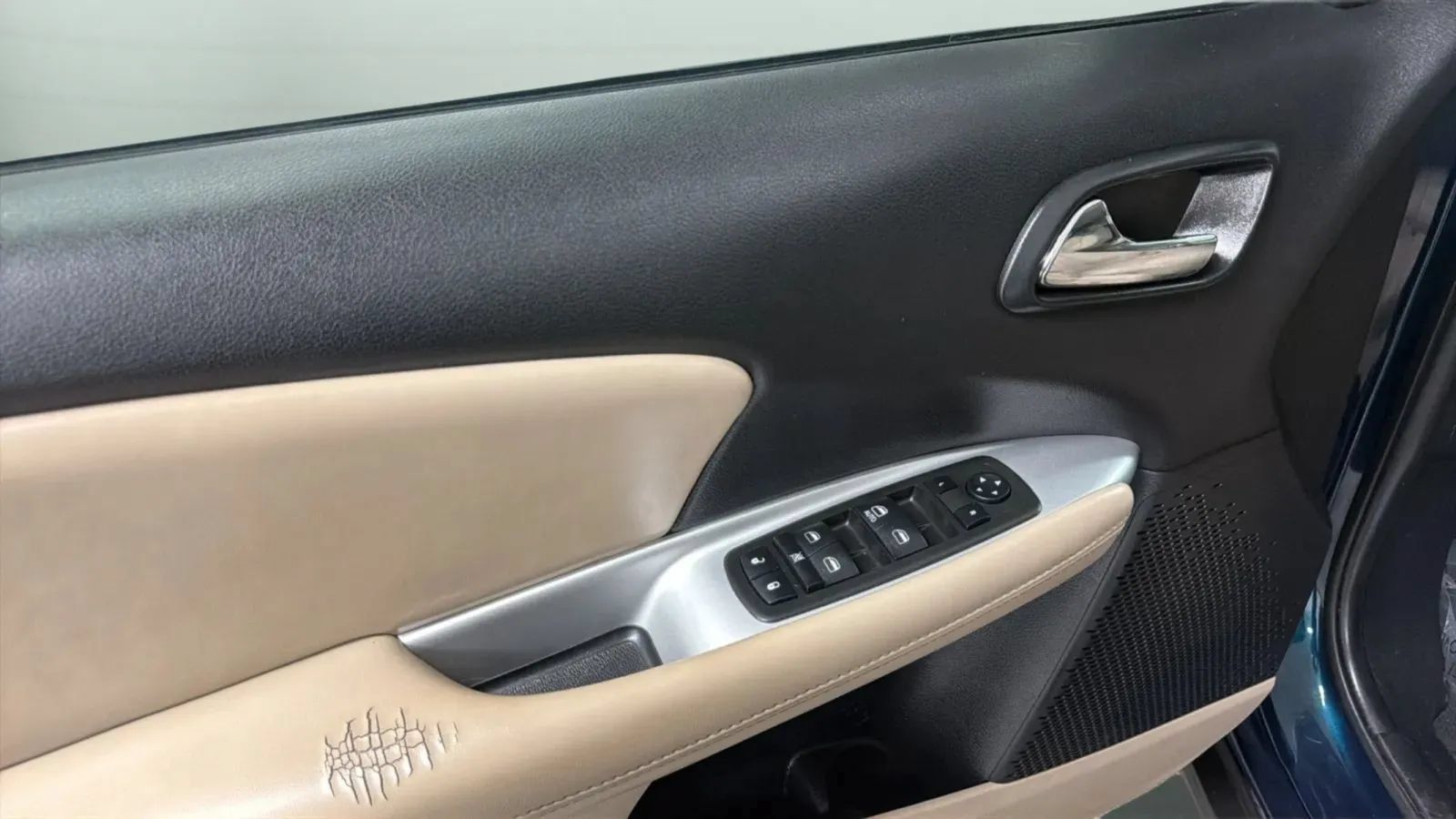Used 2013 Dodge Journey SXT w/ Flexible Seating Group FWD image 16