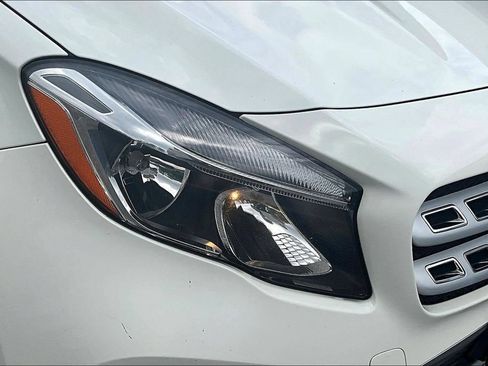 Used 2018 Mercedes-Benz GLA 250 4MATIC image 31