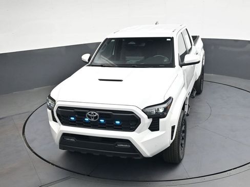 Used 2024 Toyota Tacoma TRD Sport w/ TRD Sport Upgrade Package image 38