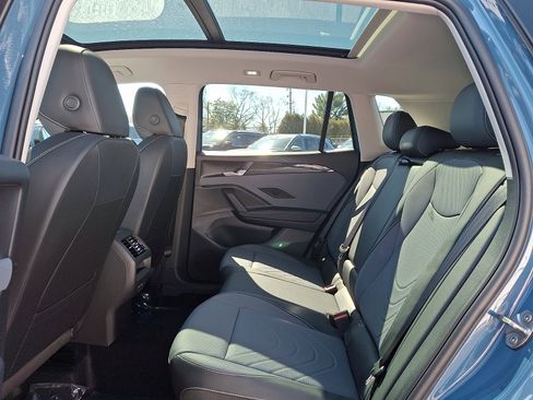New 2026 Volkswagen Tiguan SE AWD/4WD image 6