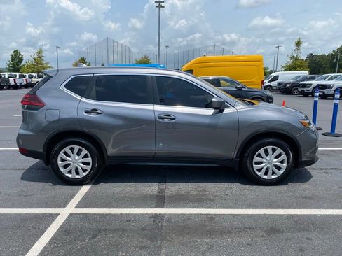 Used 2018 Nissan Rogue S FWD image 8