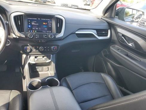 Used 2022 GMC Terrain SLT w/ Tech Package FWD image 17