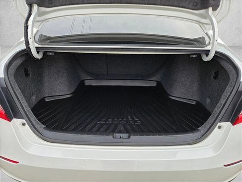 Used 2018 Honda Accord EX image 6