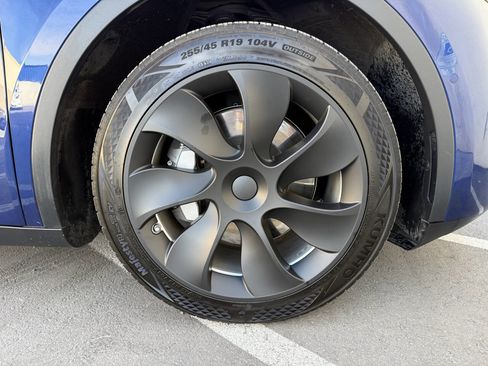 Used 2021 Tesla Model Y Long Range image 29