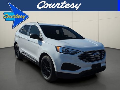 Used 2022 Ford Edge SE image 1