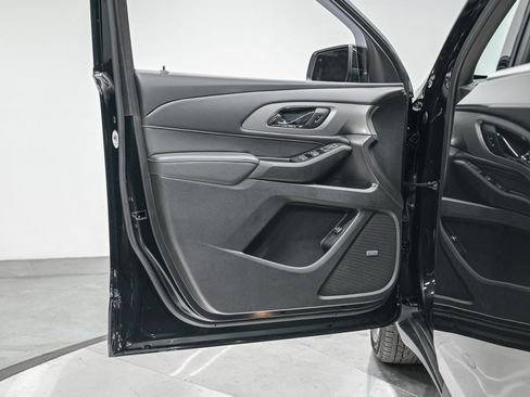 Used 2023 Chevrolet Traverse LT w/ LT Premium Package image 12