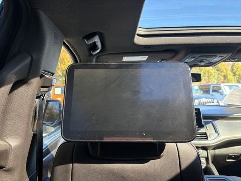 Used 2021 GMC Yukon XL AT4 w/ AT4 Premium Plus Package image 17