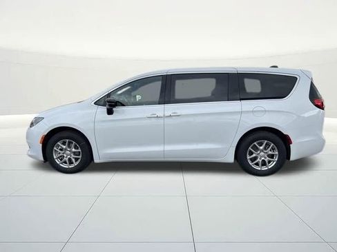 New 2026 Chrysler Voyager LX image 25