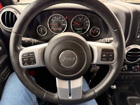 Used 2015 Jeep Wrangler Unlimited Sport image 17
