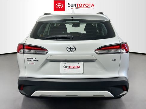 Used 2024 Toyota Corolla Cross LE image 5