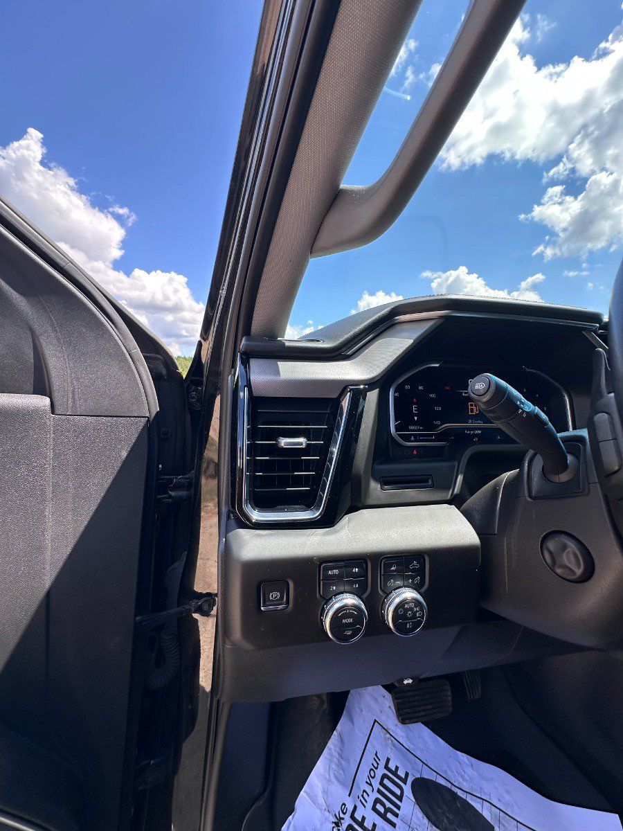 Used 2022 GMC Sierra 1500 Denali AWD/4WD image 8