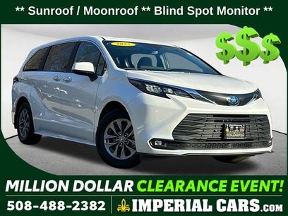 Used 2025 Toyota Sienna XLE