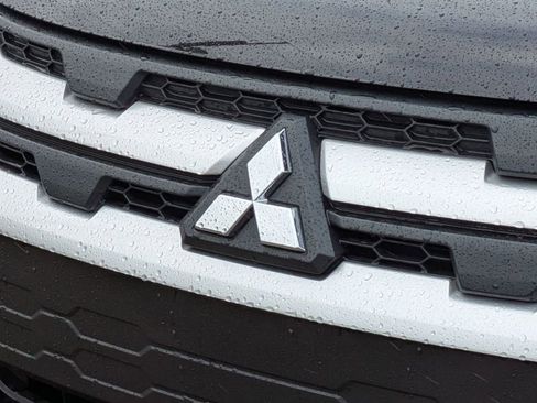 New 2025 Mitsubishi Outlander Sport ES image 9