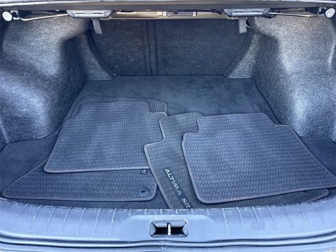 Used 2024 Nissan Altima 2.5 SR image 18