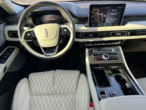 Used 2023 Lincoln Aviator Black Label w/ Jet Package image 18