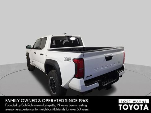 Used 2024 Toyota Tacoma TRD Off-Road AWD/4WD image 9