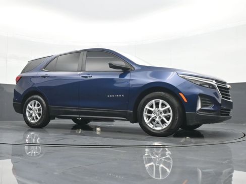 Used 2022 Chevrolet Equinox LS w/ LS Convenience Package image 23