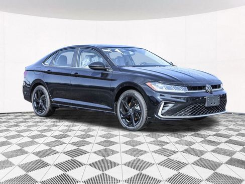 New 2026 Volkswagen Jetta SE FWD image 13