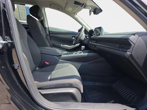 Certified 2025 Honda Accord LX image 18