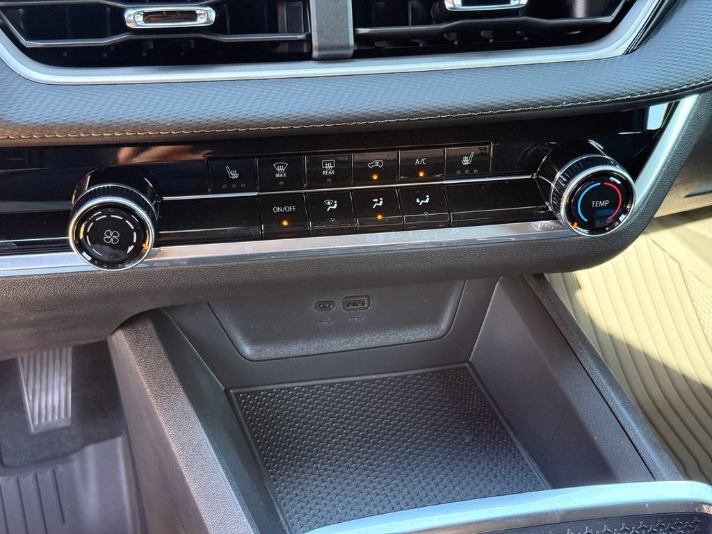 New 2027 Chevrolet Equinox LT w/ Safety and Technology Package FWD image 20