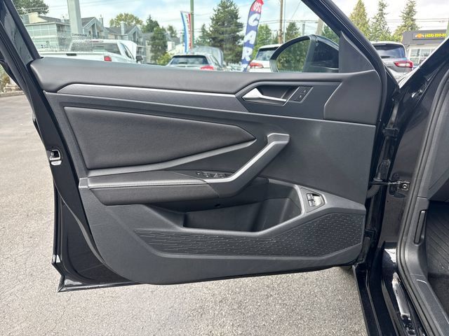 Used 2024 Volkswagen Jetta SE FWD image 24