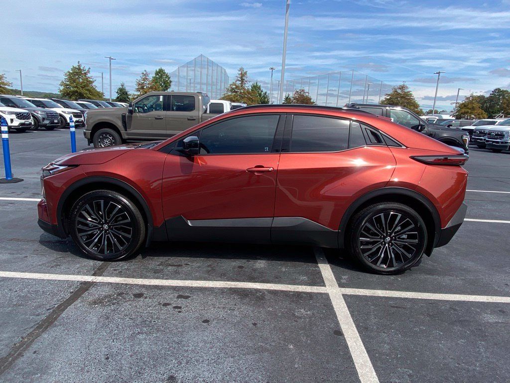Used 2026 Toyota C-HR w/ Cold Weather Package AWD/4WD image 4