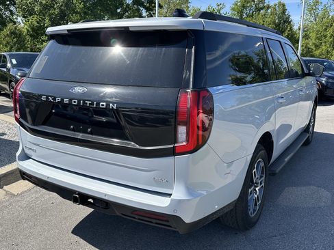 Used 2025 Ford Expedition Max Active AWD/4WD image 10