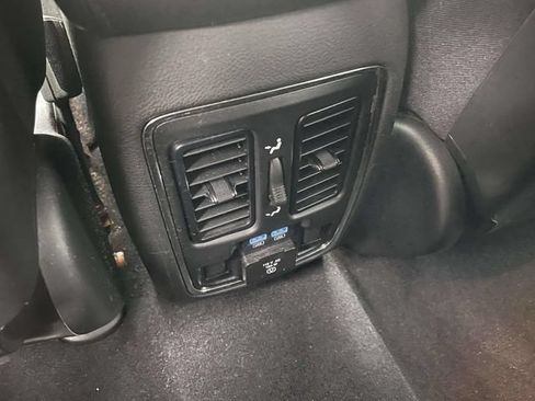 Used 2021 Jeep Grand Cherokee Limited AWD/4WD image 14