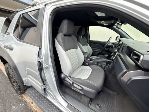 Used 2025 Toyota 4Runner 4WD image 24
