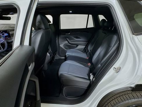 New 2026 Volkswagen Tiguan SE R-Line FWD image 12