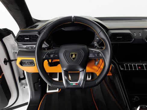 Used 2024 Lamborghini Urus S image 19