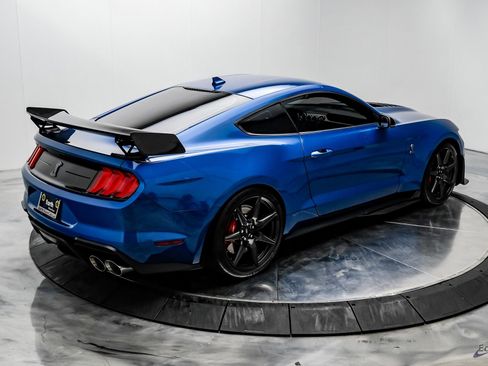 Used 2021 Ford Mustang Shelby GT500 w/ Carbon Fiber Track Pack image 15