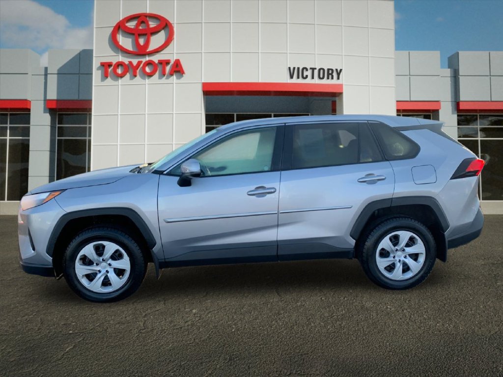 Used 2024 Toyota RAV4 LE AWD/4WD image 6