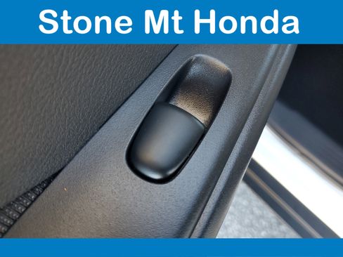 Used 2022 Nissan Kicks S image 13