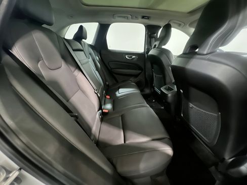 Used 2021 Volvo XC60 T5 Momentum w/ Advanced Package AWD/4WD image 21