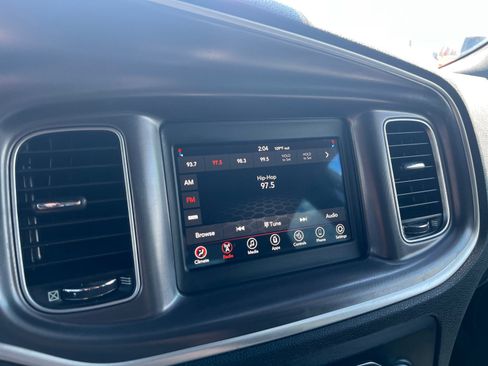 Used 2020 Dodge Charger SXT w/ Leather Interior Group RWD image 21