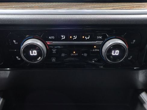 Used 2023 Chevrolet Silverado 1500 LT AWD/4WD image 31